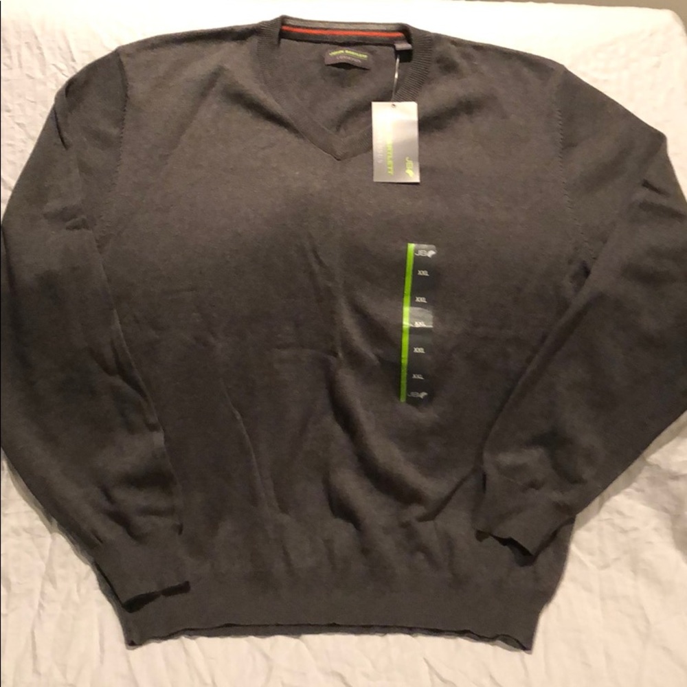 John Bartlett Men’s V-Neck Sweater